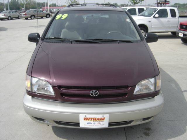 1999 Toyota Sienna for Sale
