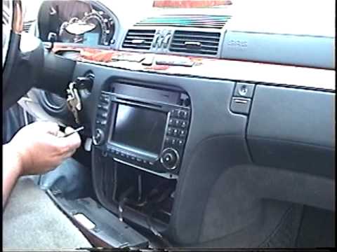 2006 MercedesBenz S500 Radio