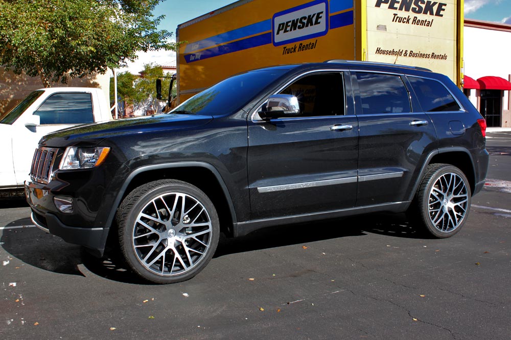 Диски джип компас. Диски Jeep Grand Cherokee wk2. Jeep Grand Cherokee r18. Диски r21 Jeep Grand Cherokee. Jeep Grand Cherokee Wheels.