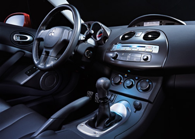2011 Mitsubishi Eclipse Interior