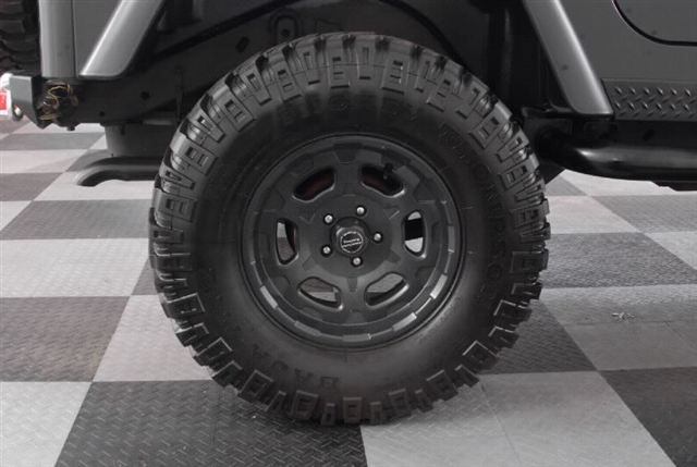 33 Inch Tires and Rims for Jeep Wrangler – MotoGuruMag