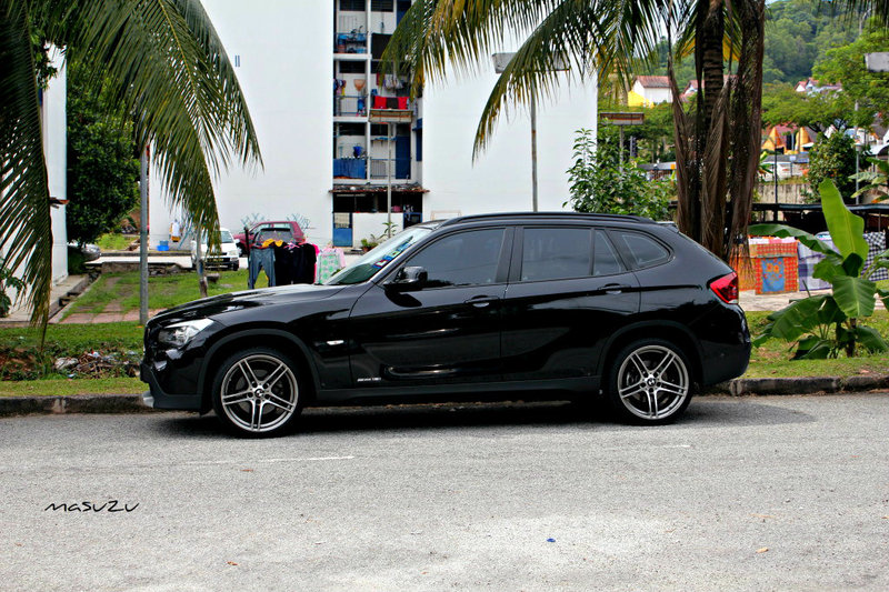 BMW X1 Black Wheels