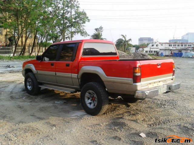 L200 Mitsubishi Strada 2003 Model Owners Manual | Coloring Anything