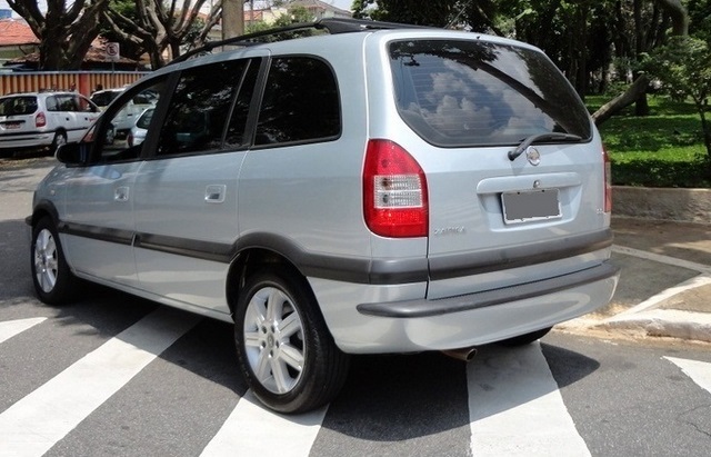 Os detalhes de estilo desta Chevrolet Zafira Elite 2010 Automática 7