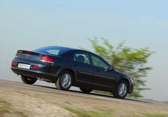 Pictures of Chrysler Sebring Sedan 2004?06