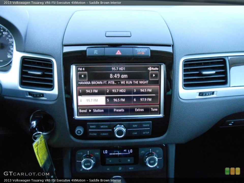 Saddle Brown Interior Controls for the 2013 Volkswagen Touareg VR6 FSI
