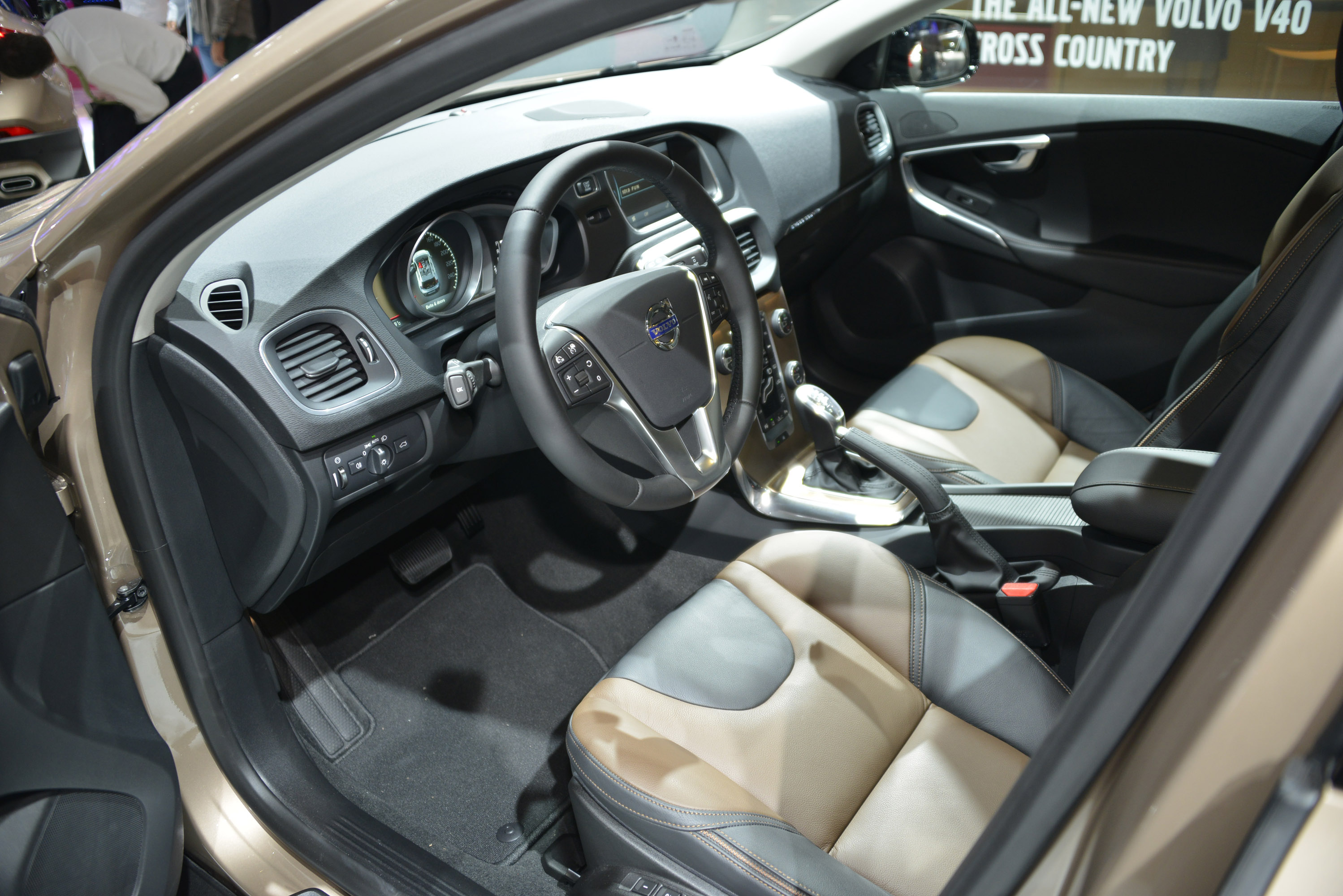Volvo V40 Cross Country Interior