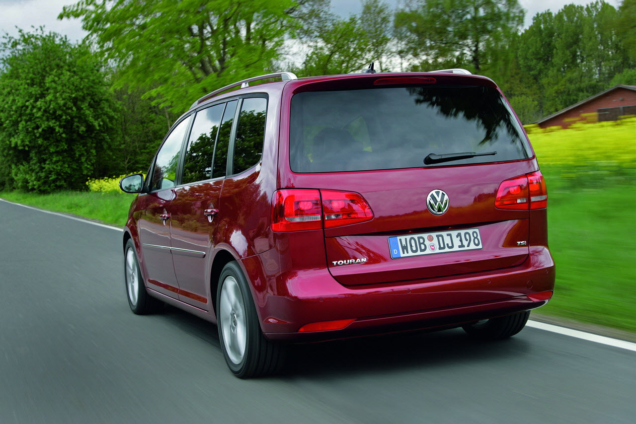 VW Touran is the best friend the dog  photo gallery  image 2