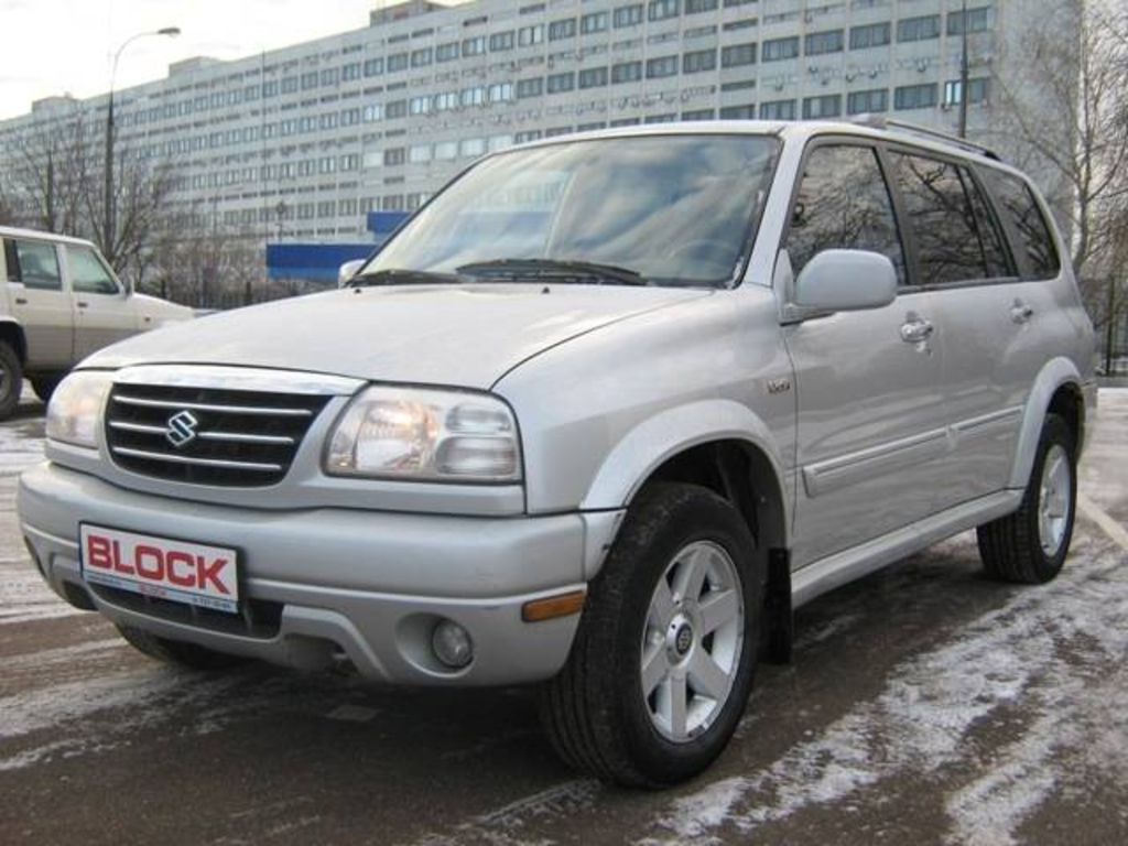 White 2008 Suzuki XL7